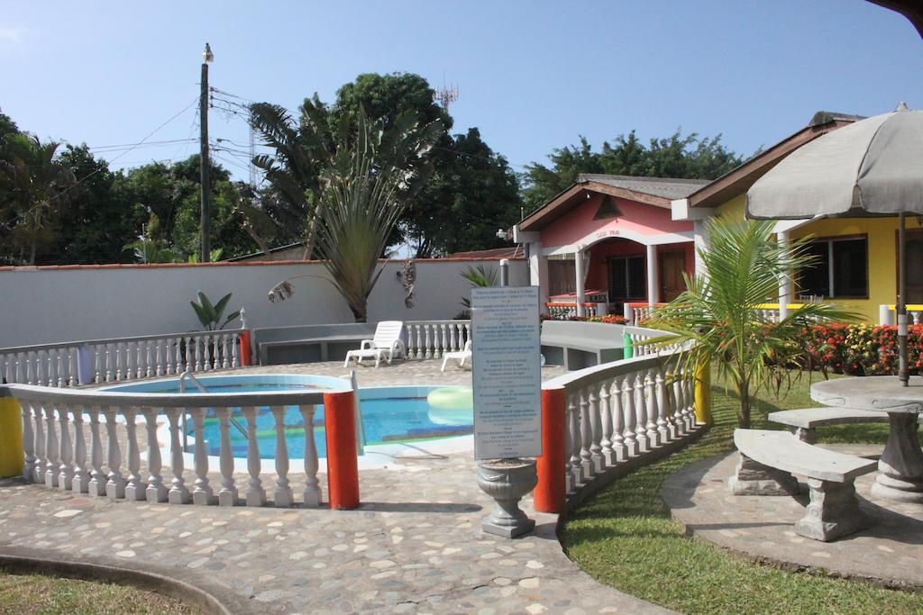 Rainbow Village La Ceiba Quarto foto